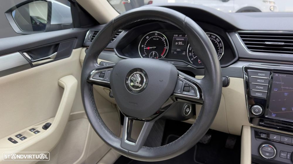 Skoda Superb Break 2.0 TDI Style DSG - 22