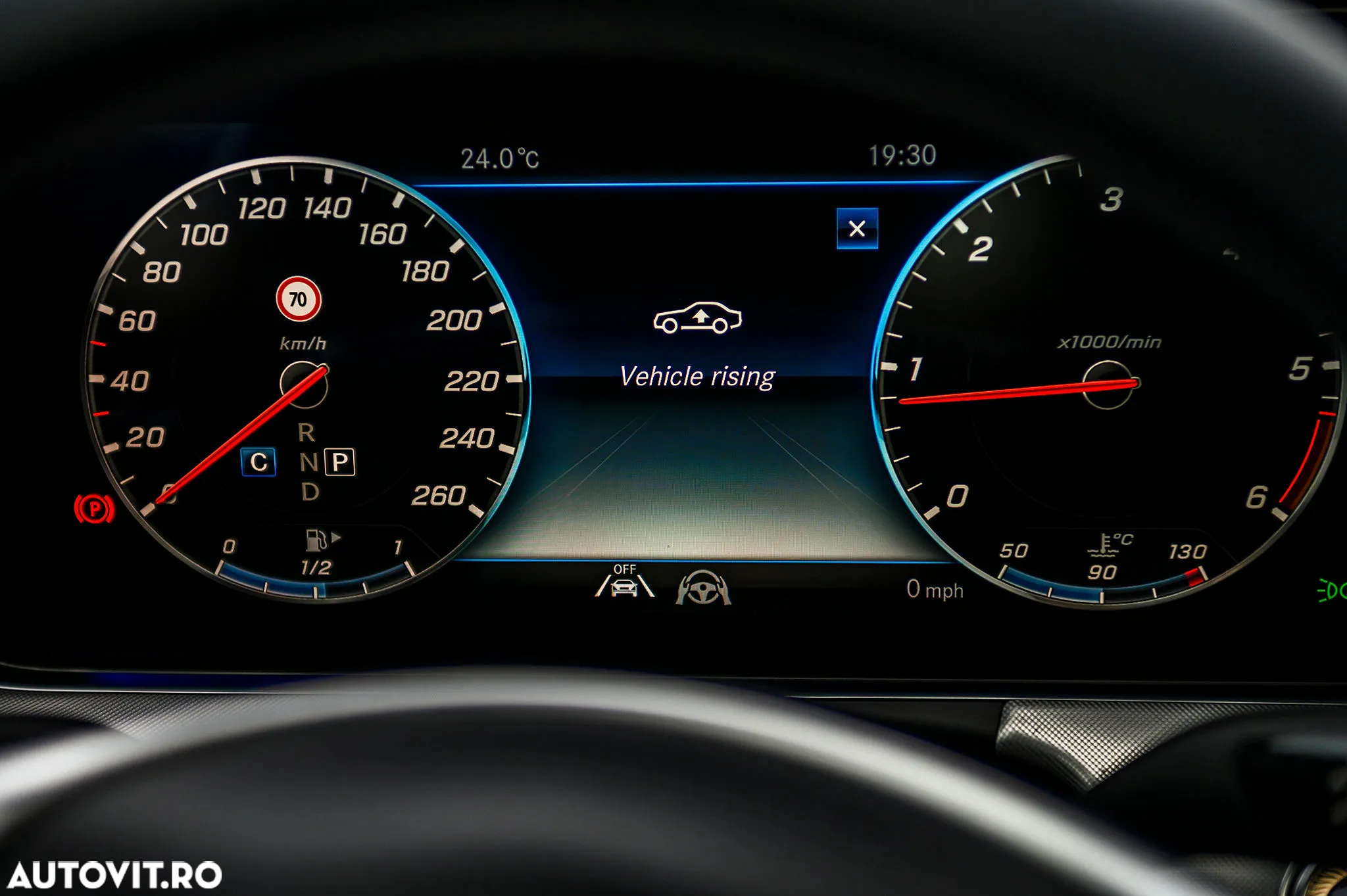 Mercedes-Benz E 220 d Coupe 9G-TRONIC AMG Line - 28