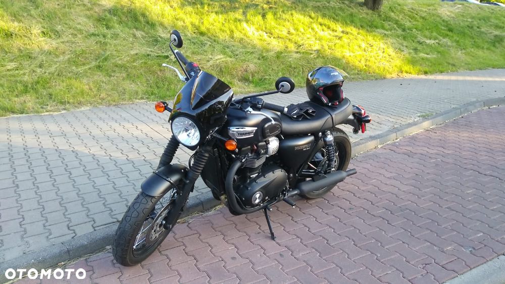 Triumph Bonneville - 17