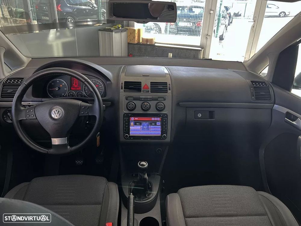 VW Touran 2.0 TDI Highline 7L - 11