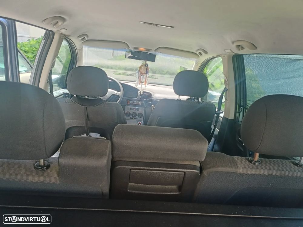 Opel Zafira - 17