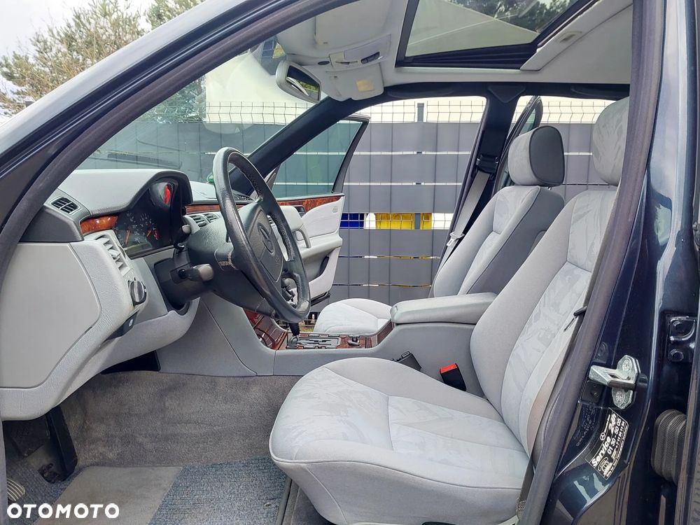 Mercedes-Benz Klasa E - 25