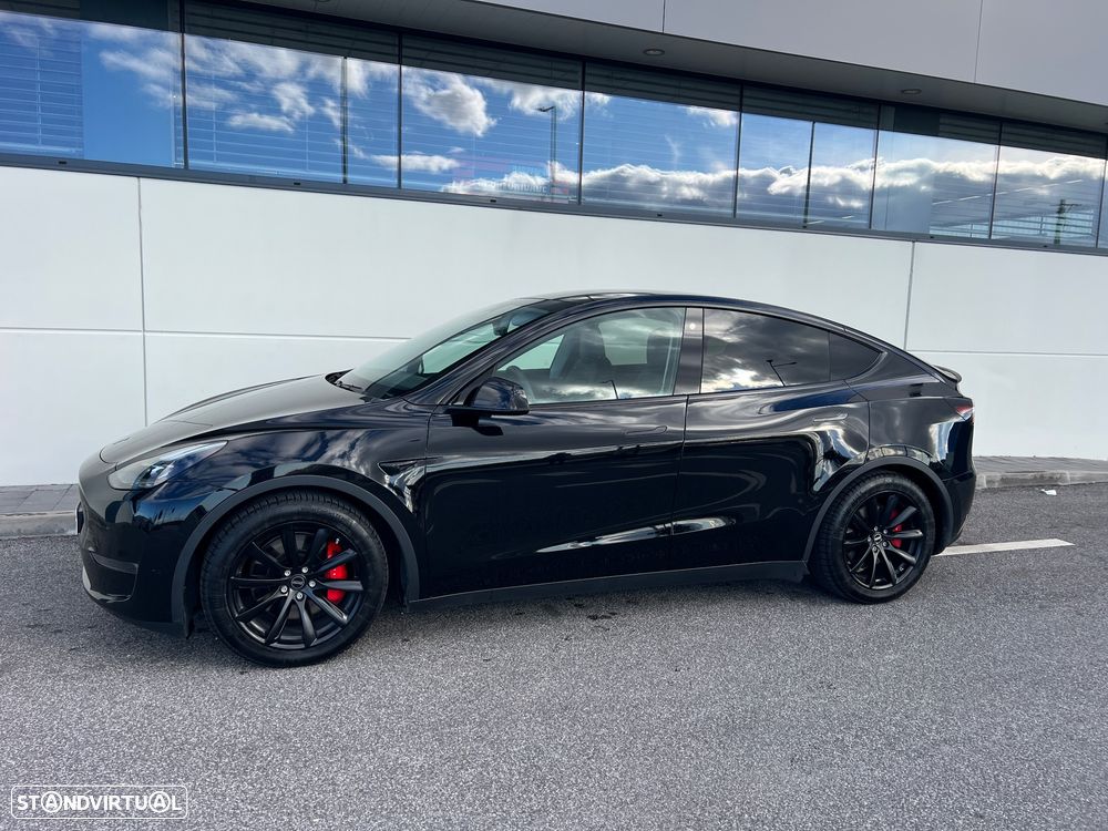 Tesla Model Y Performance Dual Motor AWD - 2