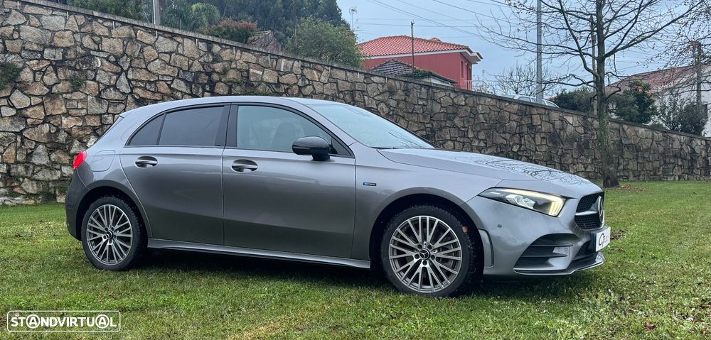 Mercedes-Benz A 250 e AMG Line - 11