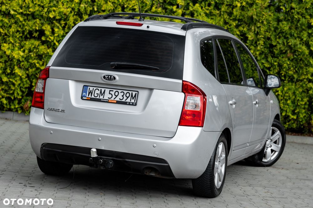 Kia Carens 2.0 EX - 12