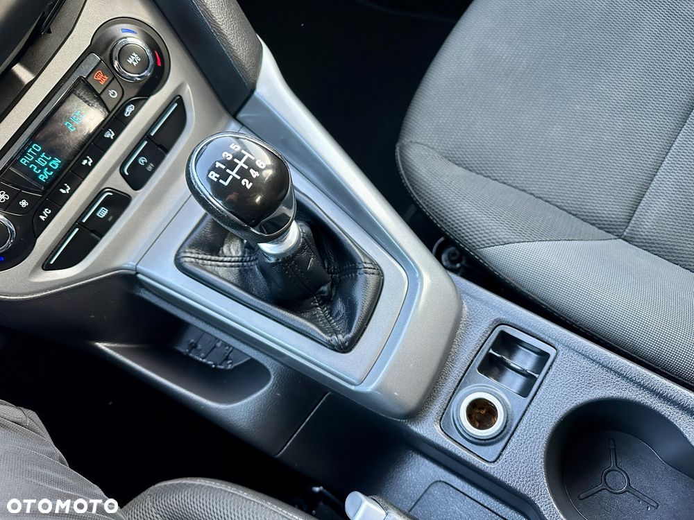 Ford Focus 1.6 TDCi DPF Start-Stopp-System SYNC Edition - 32