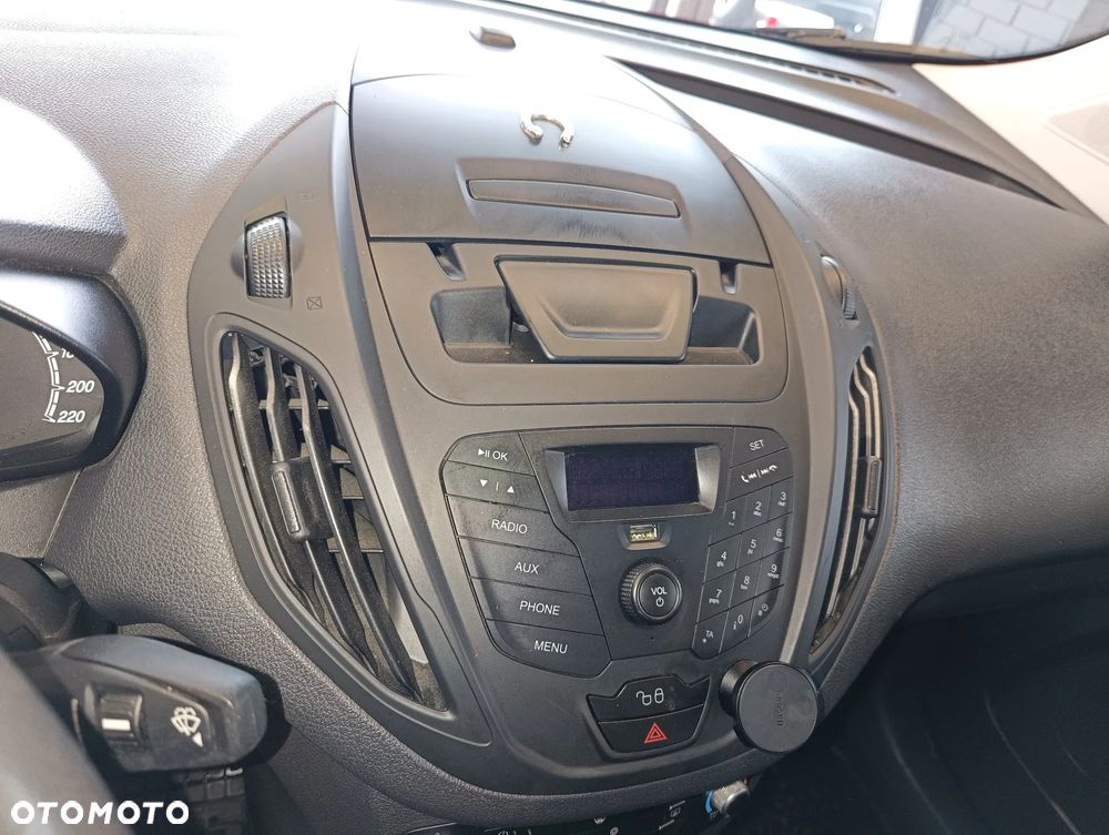 Ford Transit Courier - 15