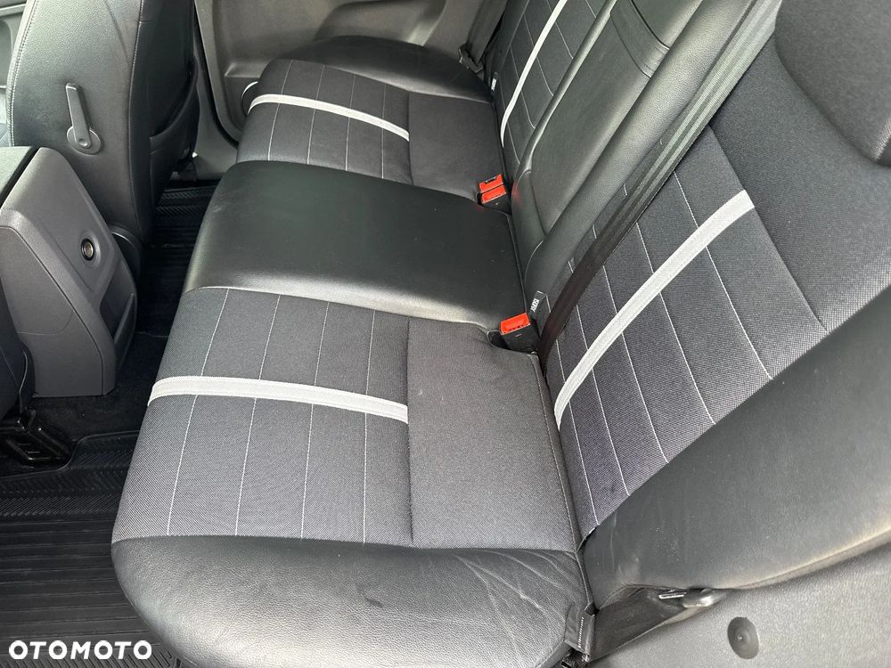 Ford Kuga - 23