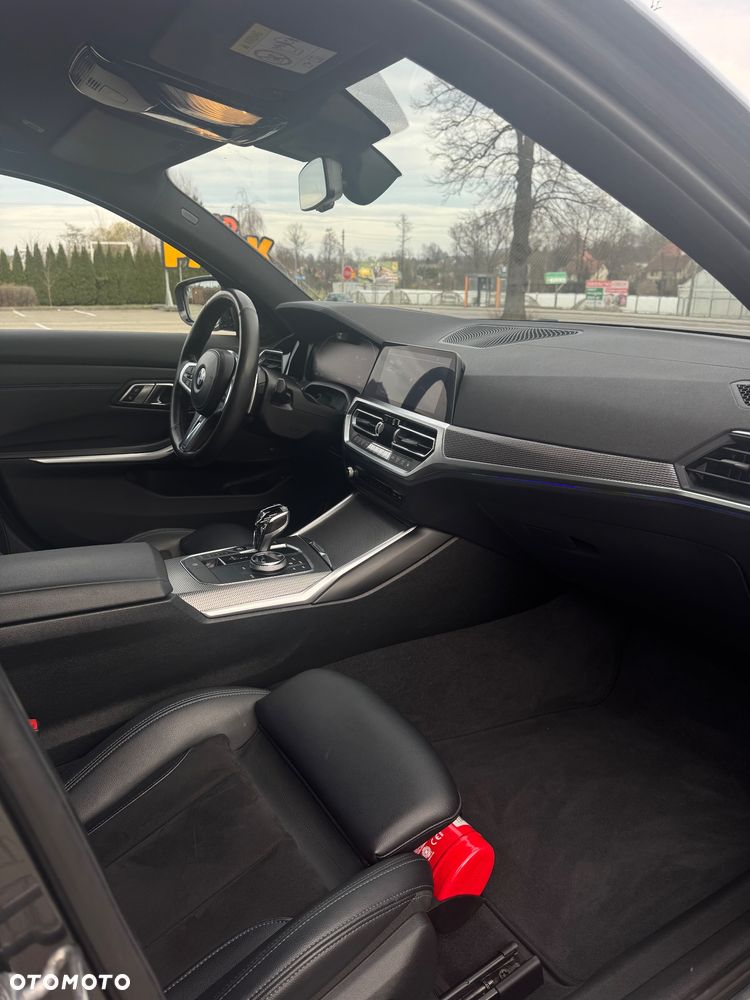 BMW Seria 3 330i xDrive M Sport sport - 9