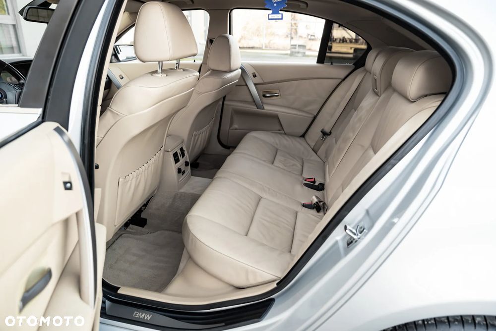 BMW Seria 5 525xi - 21