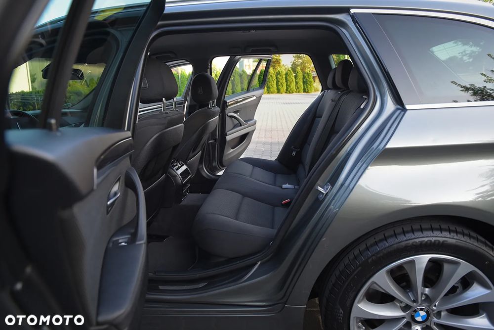 BMW Seria 5 518d Luxury Line - 27