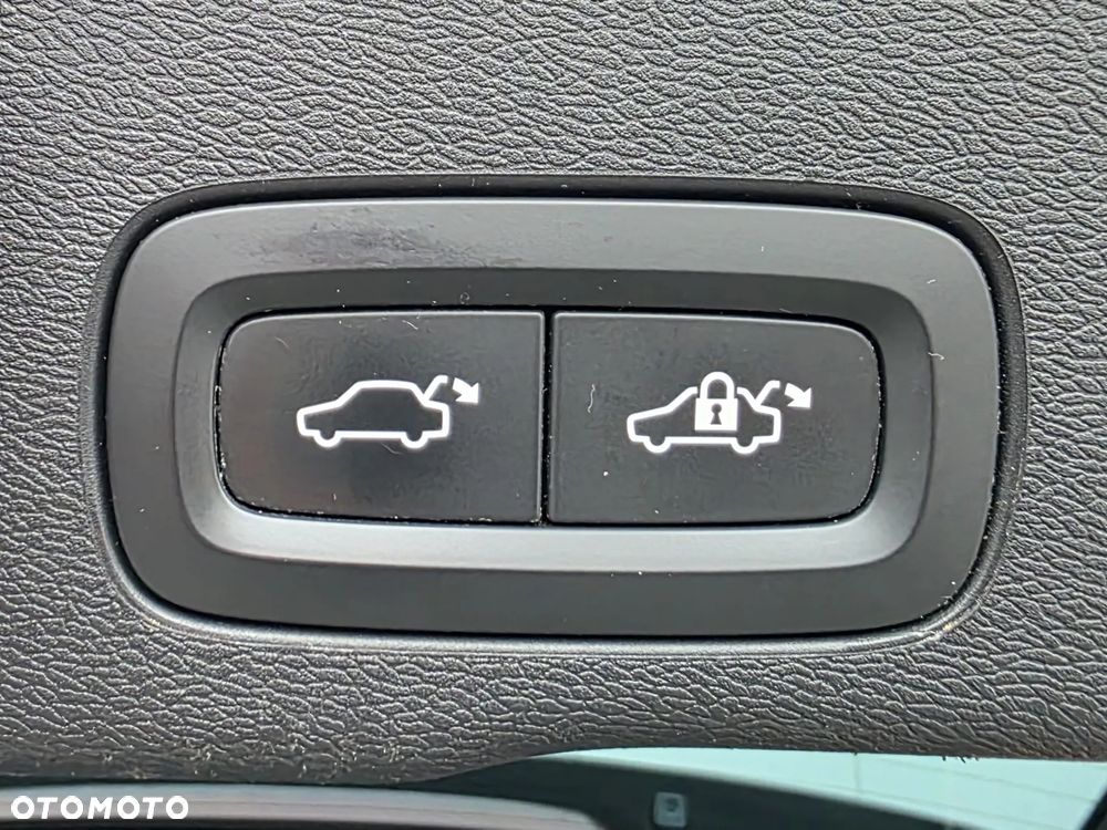 Volvo XC 60 D5 AWD Inscription - 32