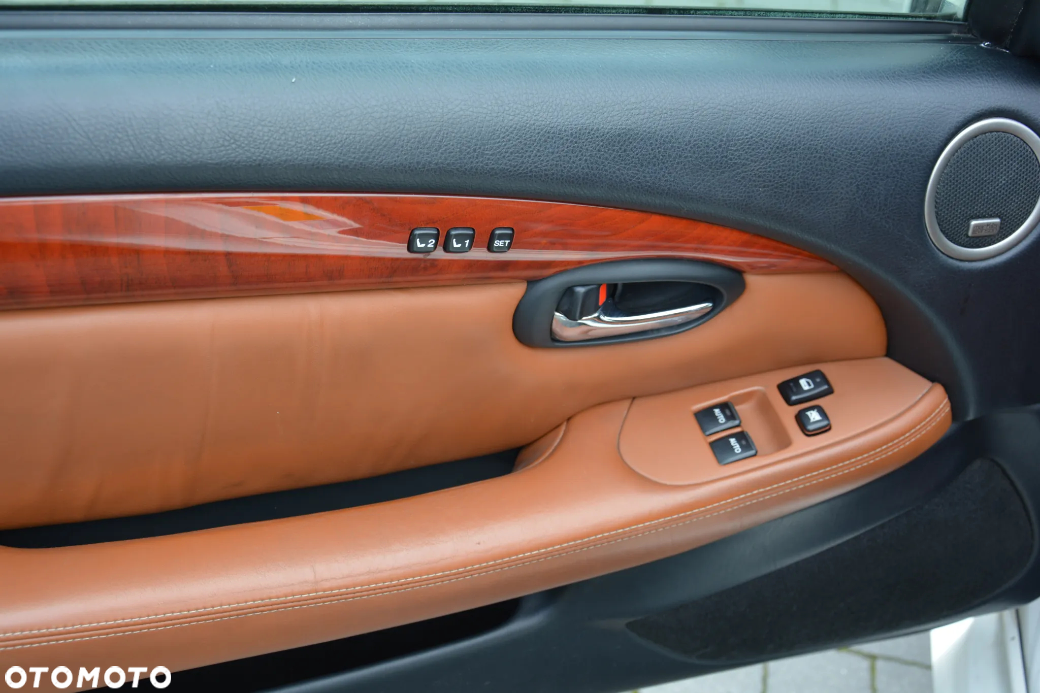 Lexus SC 430 - 13