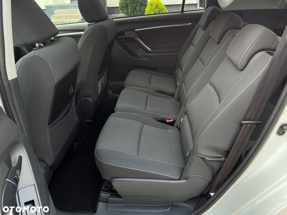 Toyota Verso 1.8 Sol plus 7os MS - 19