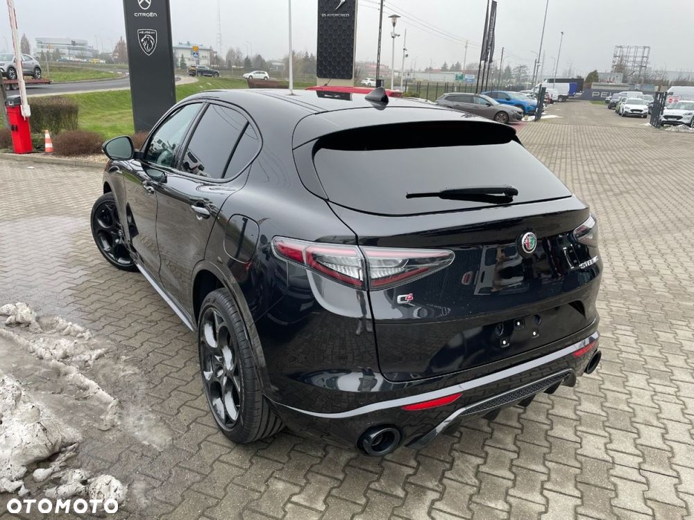 Alfa Romeo Stelvio - 6