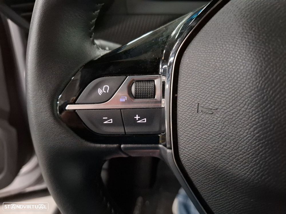 Peugeot e-2008 54 kWh Style - 16