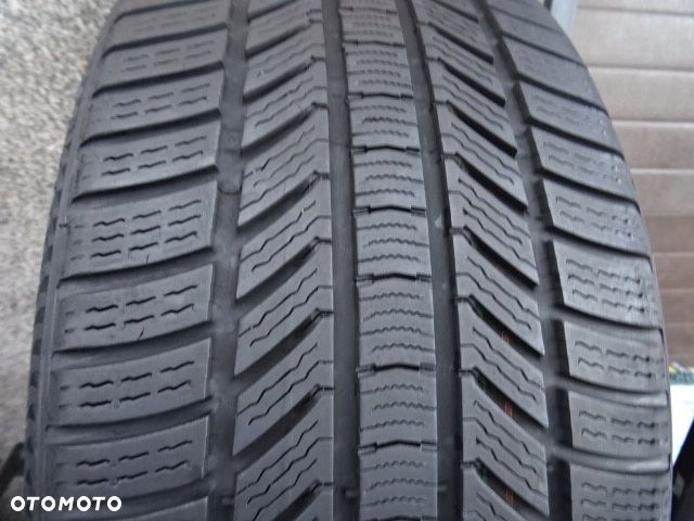235/40/R18 95W XL Continental Winter Contact TS870P - 1