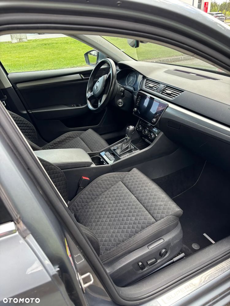 Skoda Superb 2.0 TDI Style DSG - 31