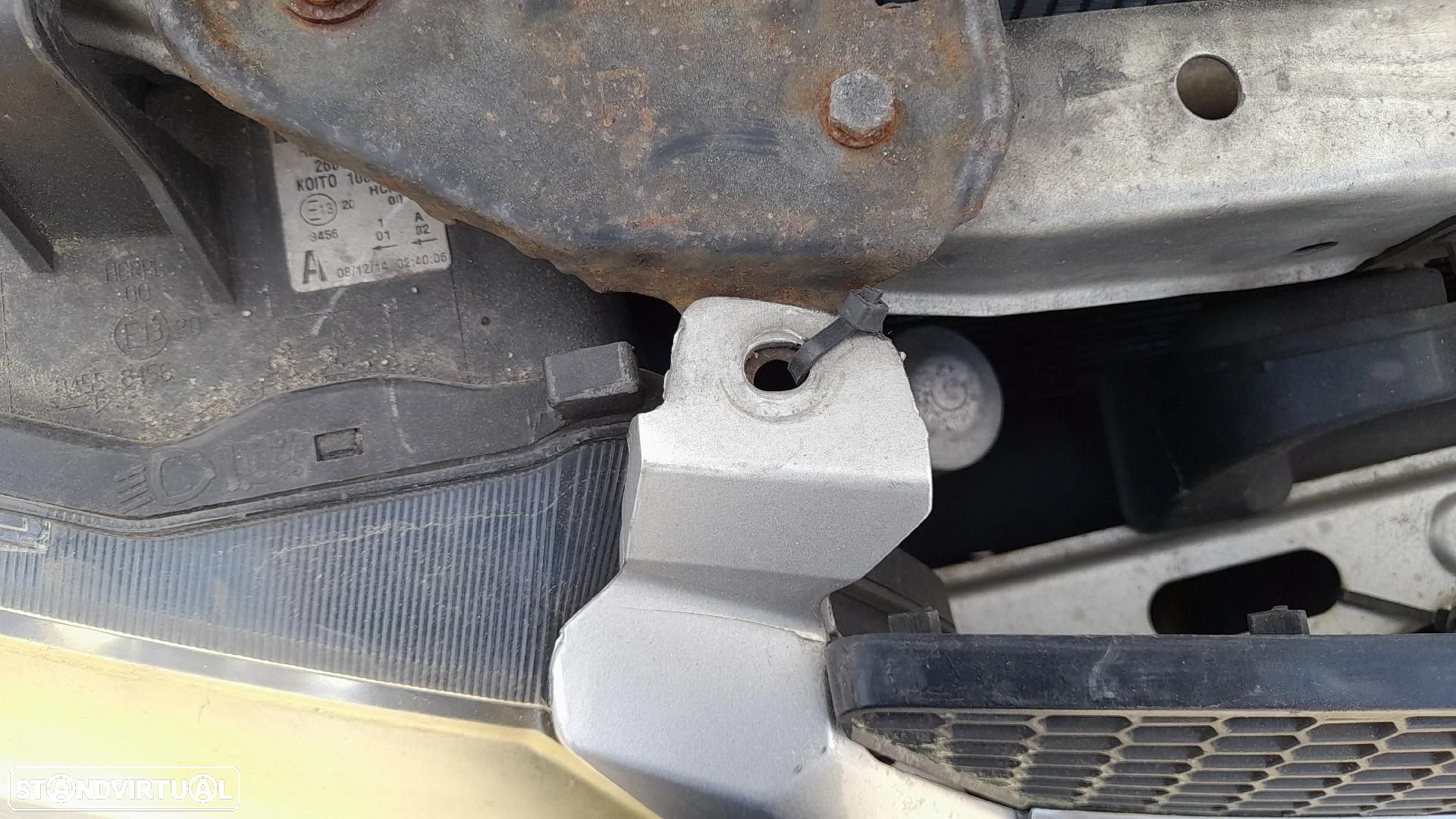 Pára-choques frente NISSAN Almera II Hatchback (N16) - 4