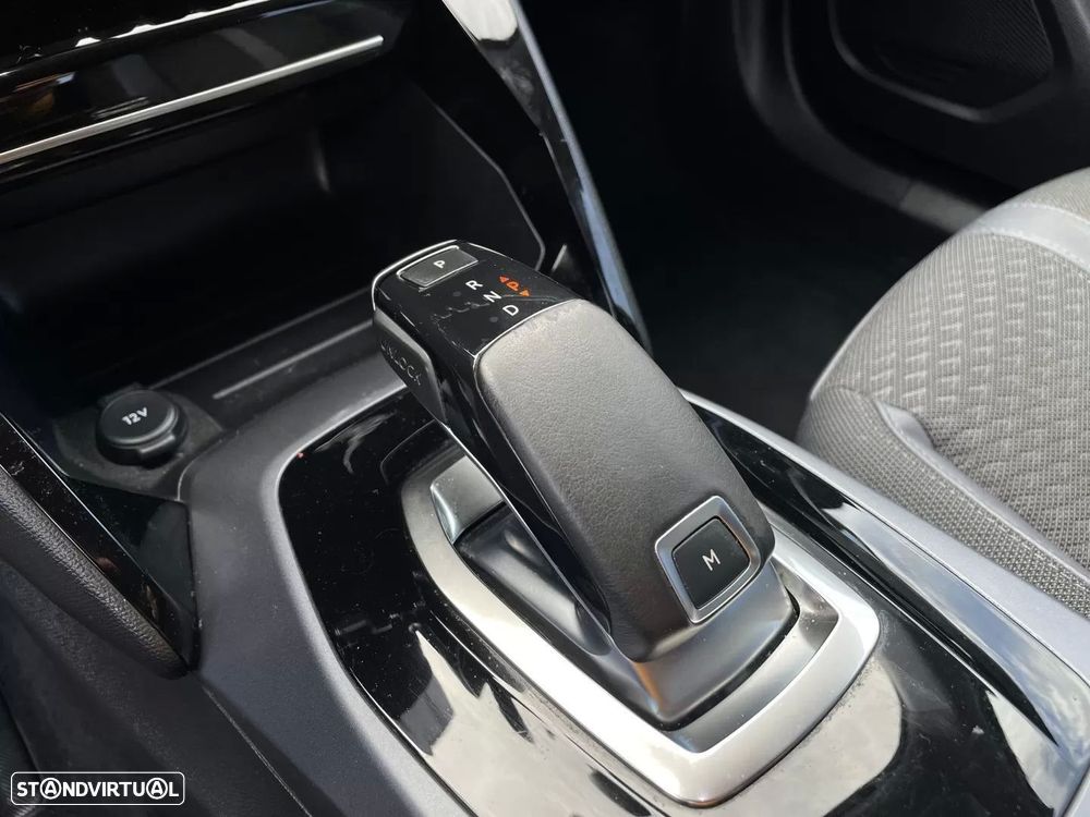 Peugeot 2008 1.2 PureTech Allure EAT8 - 23