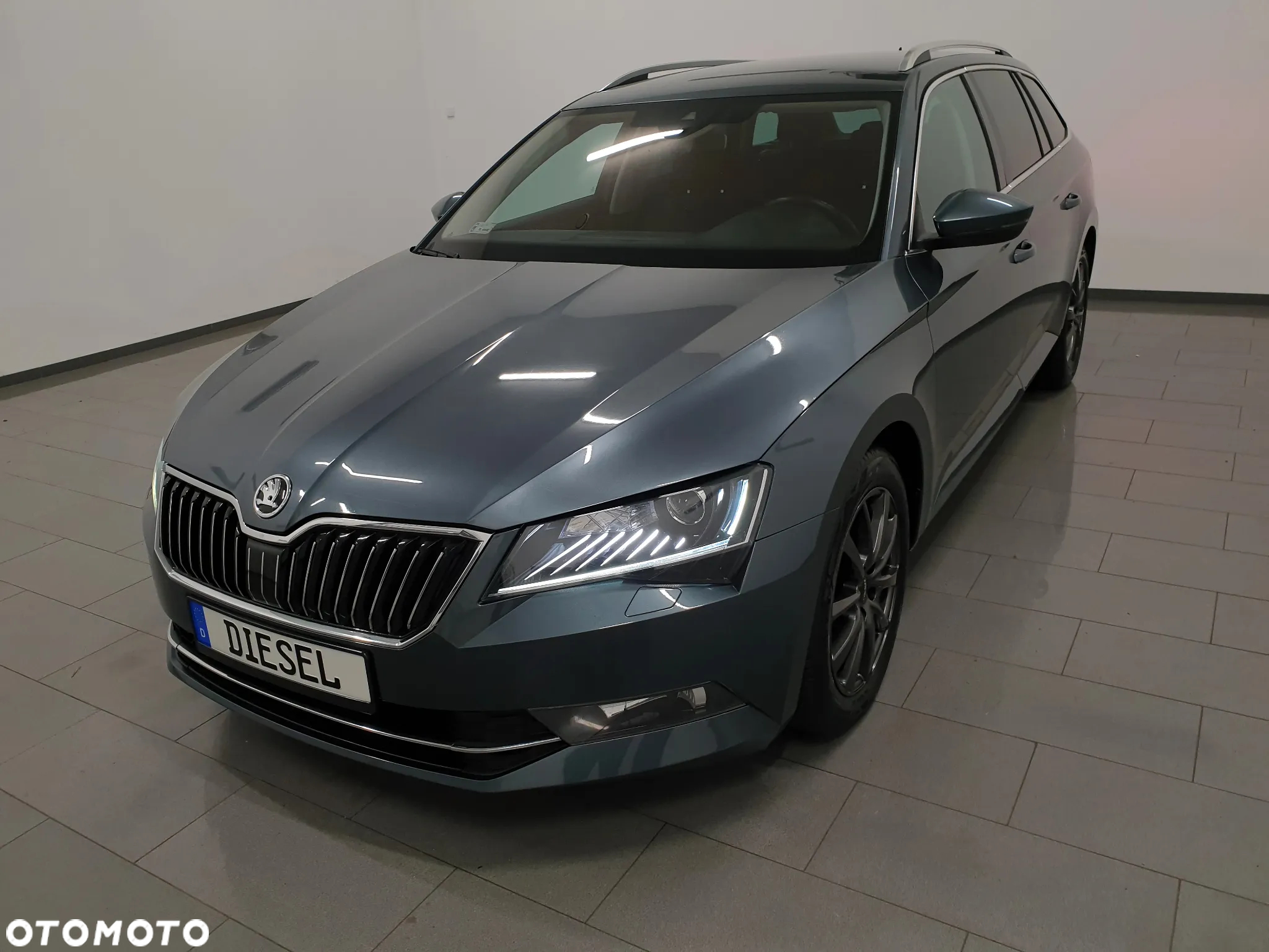Skoda Superb 2.0 TDI Sportline DSG - 37