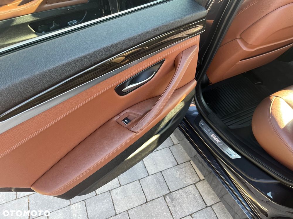 BMW Seria 5 530d xDrive - 30