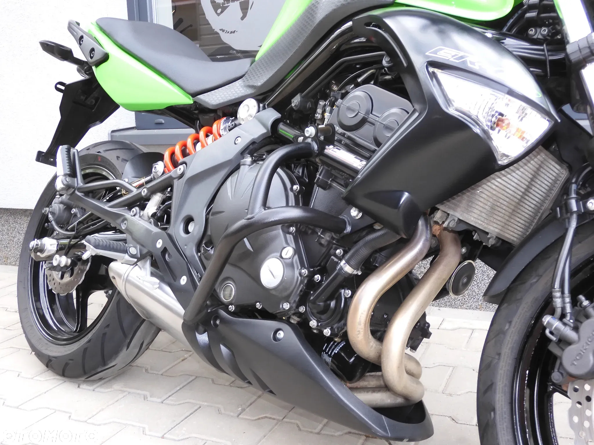 Kawasaki ER - 12