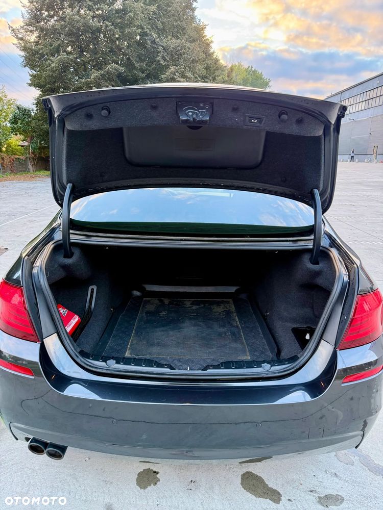 BMW Seria 5 525d xDrive - 8