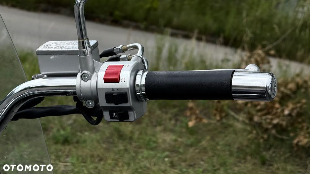 Suzuki Boulevard - 22