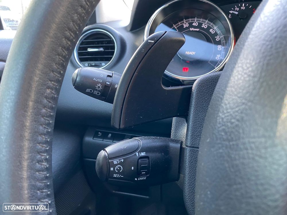 Peugeot 3008 2.0 HDi Hybrid4 - 22