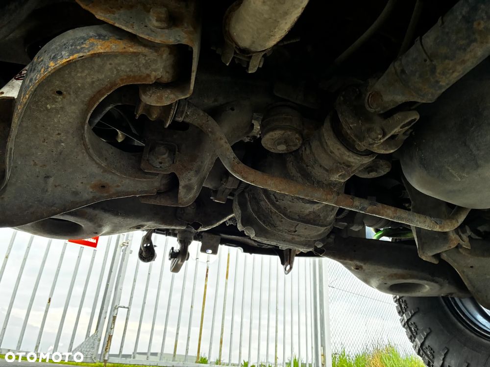 Nissan Pathfinder 2.5 dCi SE - 20