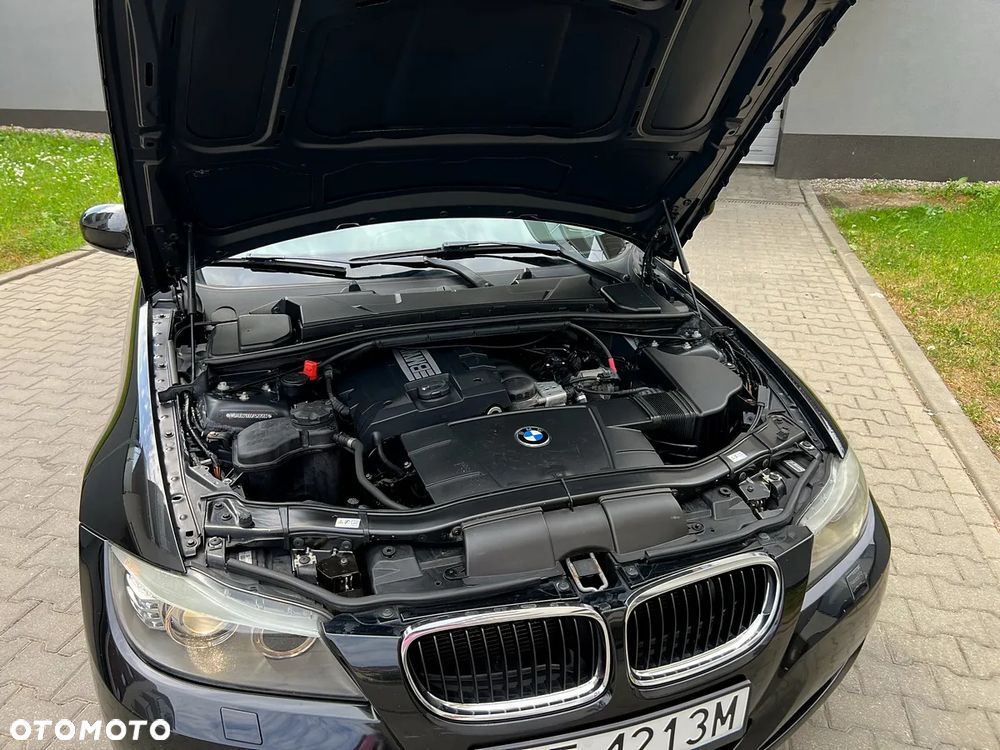 BMW Seria 3 318i Edition Exclusive - 24