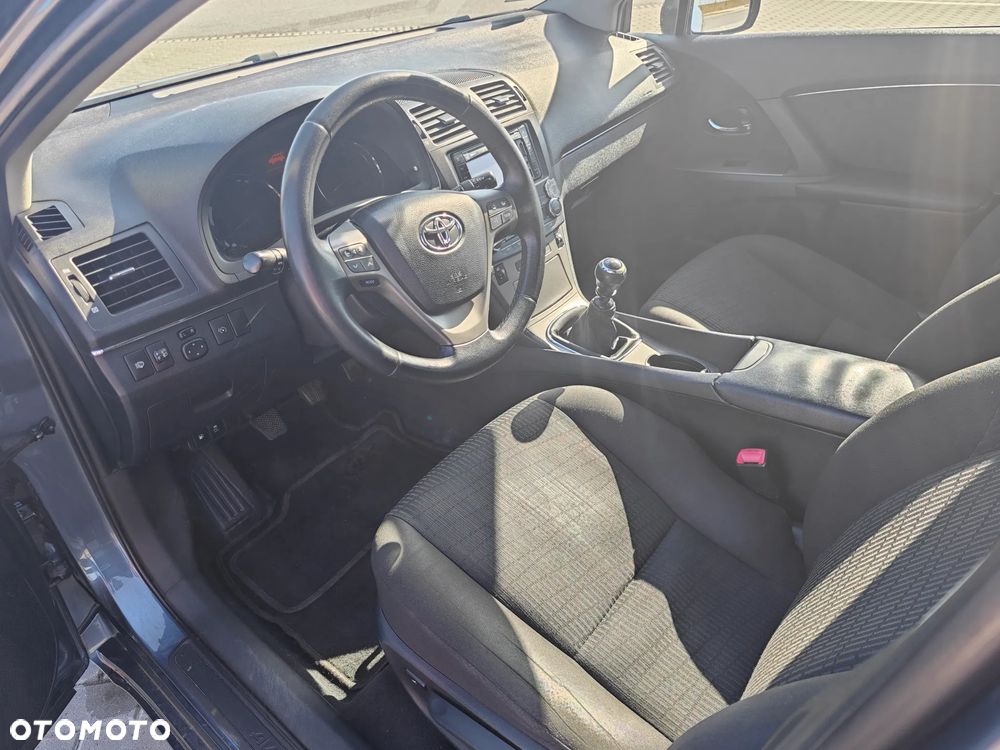 Toyota Avensis 2.0 D-4D Sol plus+NAVI - 10
