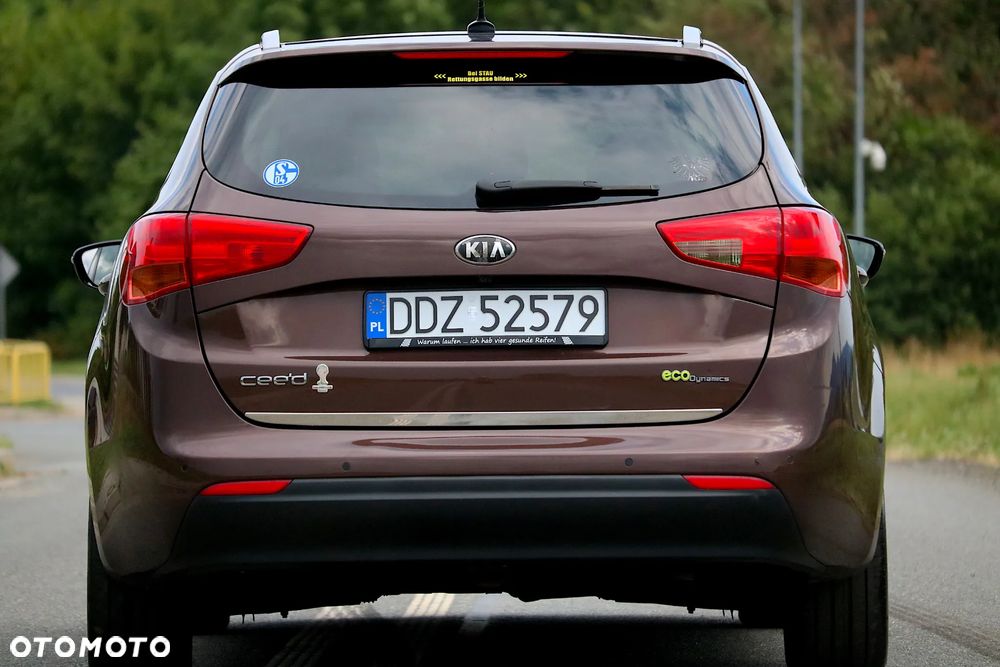 Kia Ceed 1.6 CRDi 128 Fifa World Cup Edition - 20