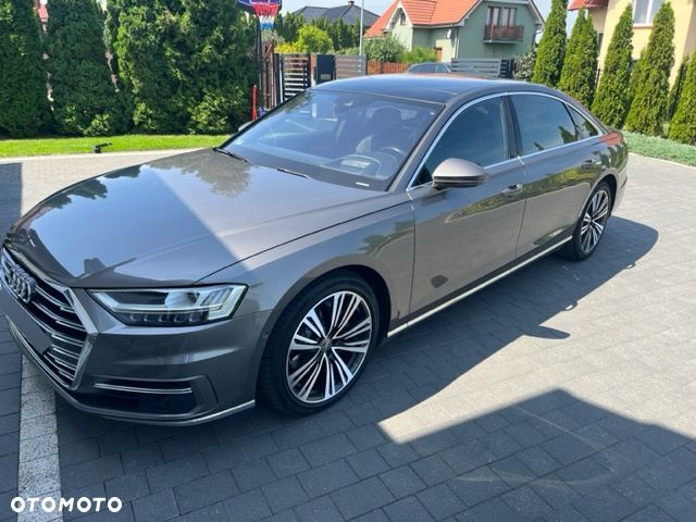 Audi A8 - 4