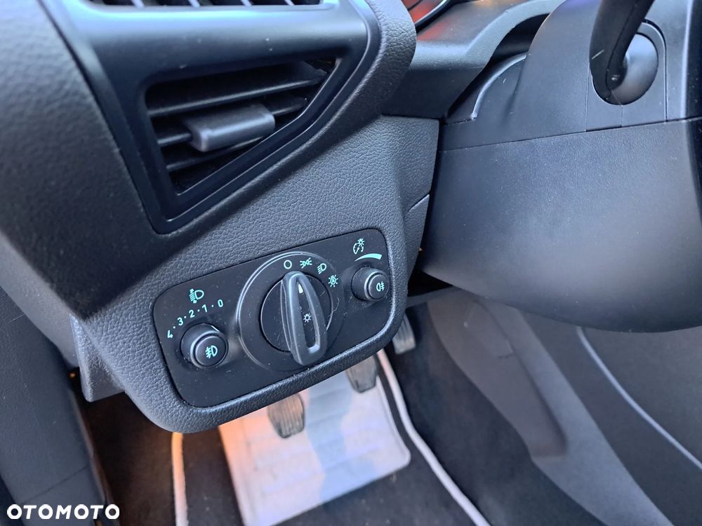 Ford Kuga 1.6 EcoBoost 2x4 Trend - 27