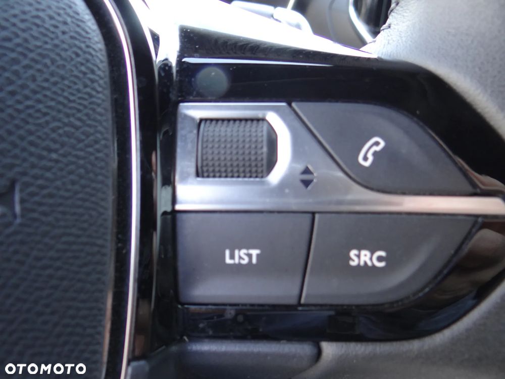 Peugeot 2008 1.2 PureTech Allure S&S EAT8 - 9