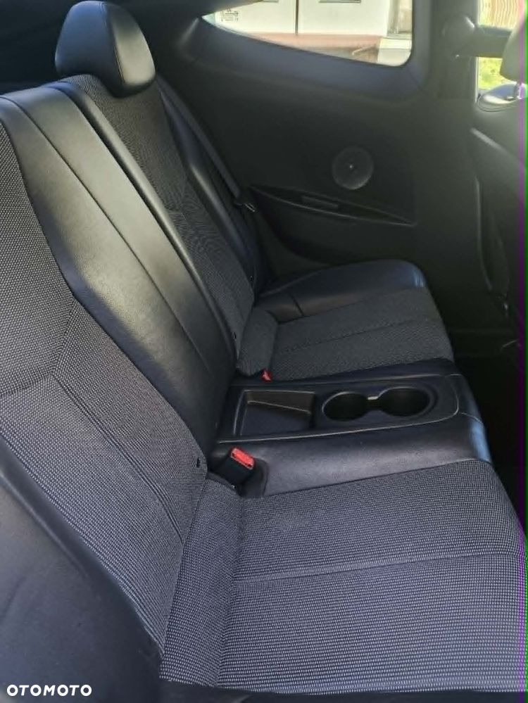 Hyundai Veloster 1.6 GDI Comfort - 3