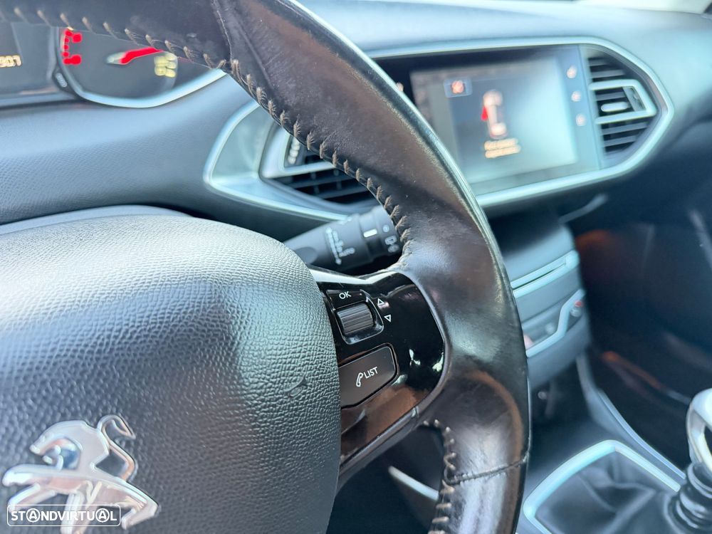 Peugeot 308 1.6 e-HDi Allure - 21