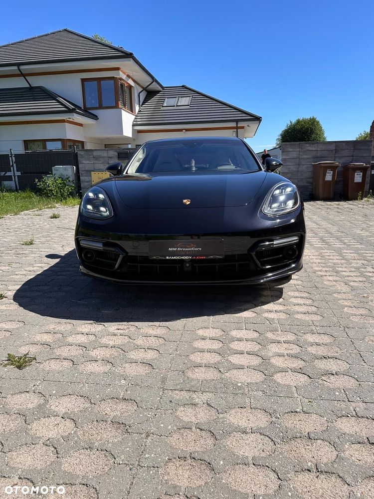 Porsche Panamera - 1