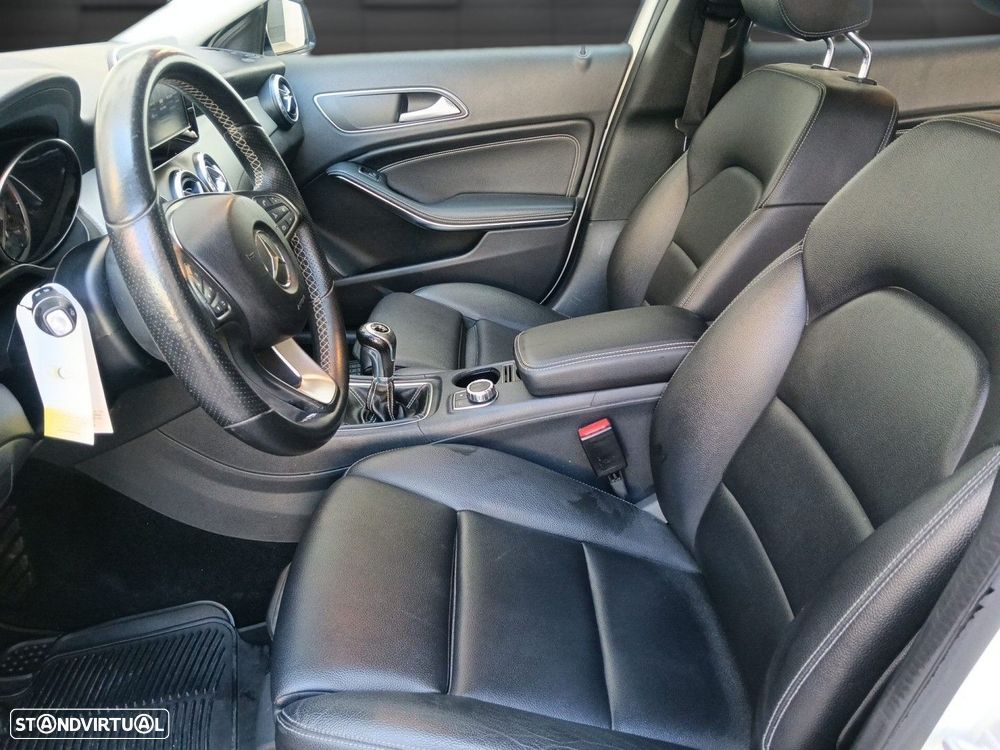 Mercedes-Benz GLA 180 - 8