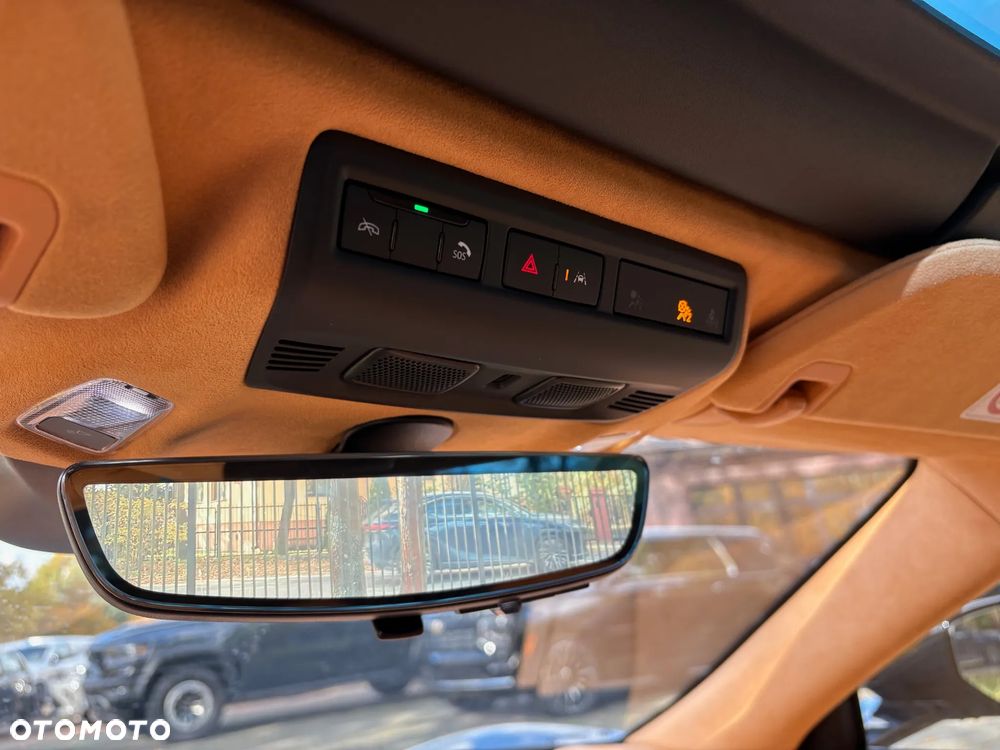 Chevrolet Corvette - 21