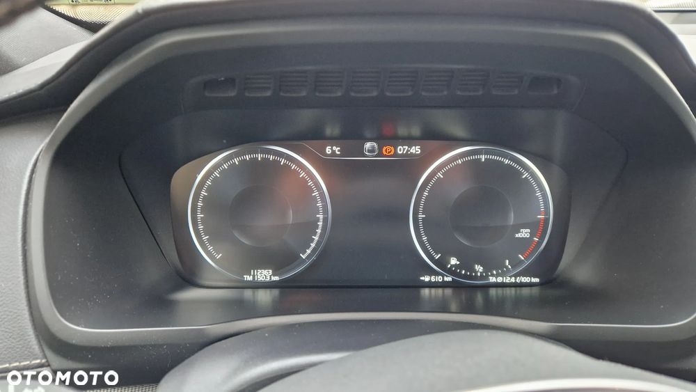 Volvo XC 90 B5 D AWD R-Design - 18