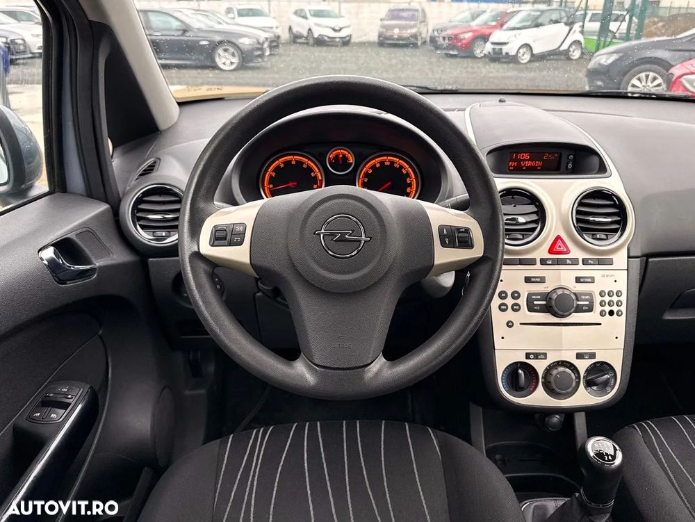 Opel Corsa 1.2i Essentia - 7