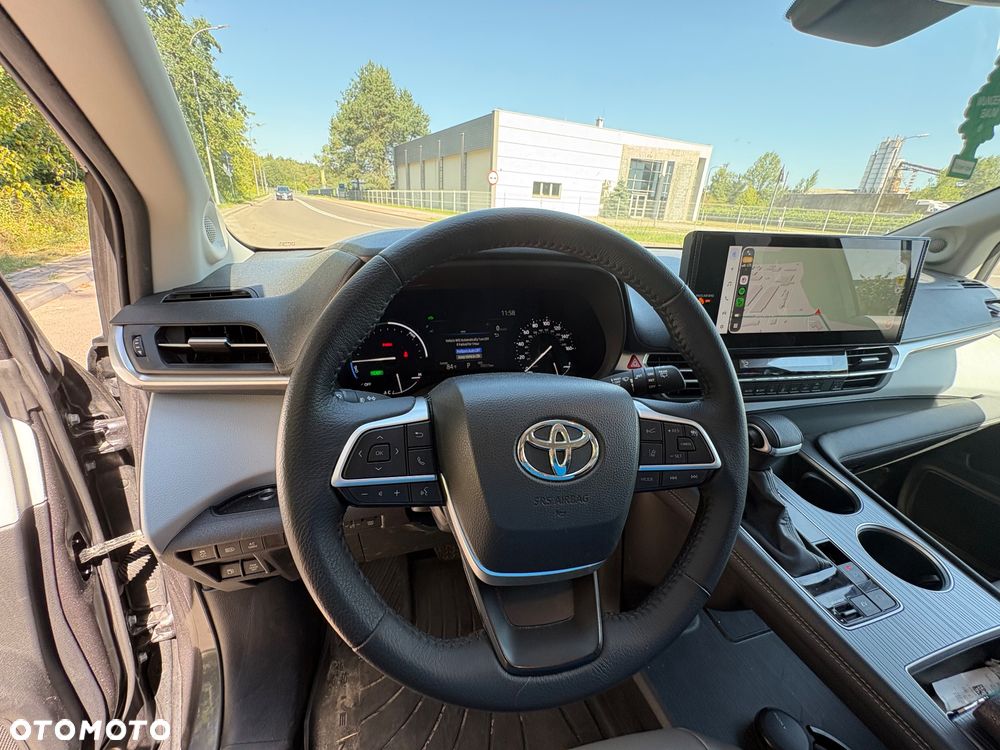 Toyota Sienna - 9