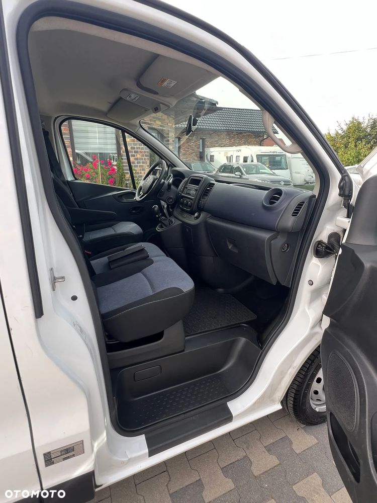 Opel Vivaro - 11