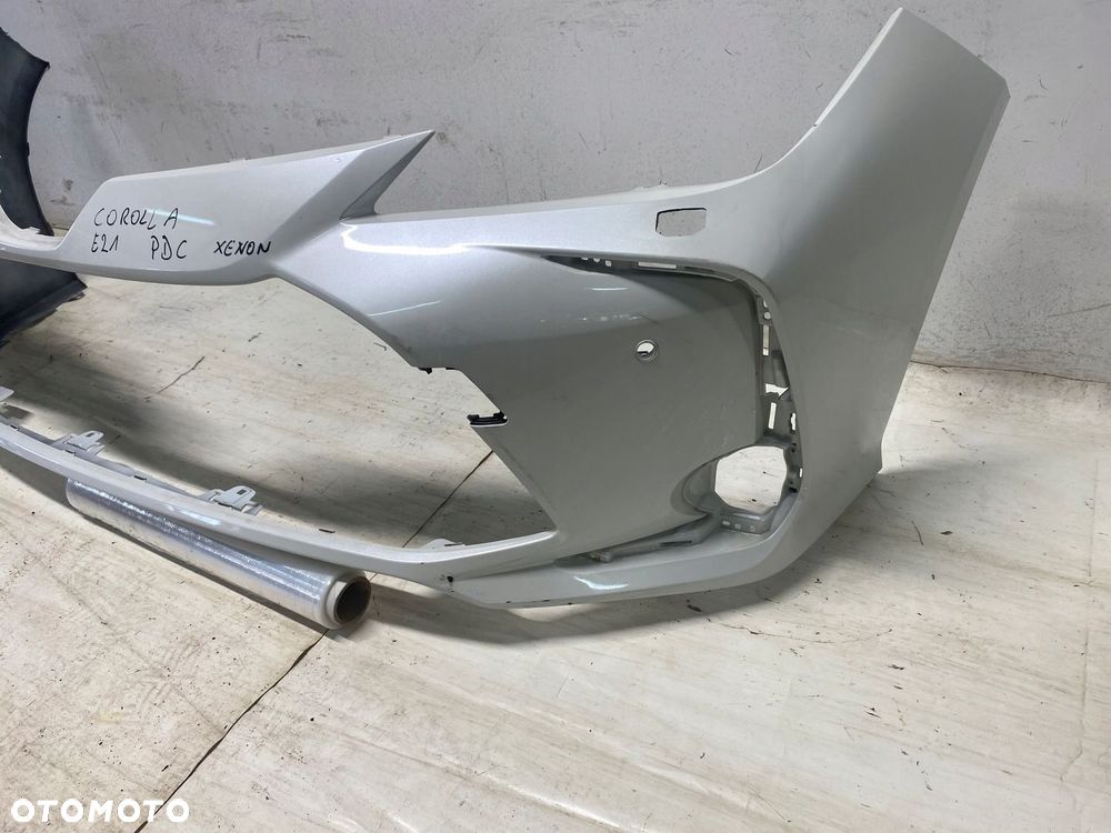 ZDERZAK PRZEDNI TOYOTA COROLLA E21 XENON PDC 19- - 4