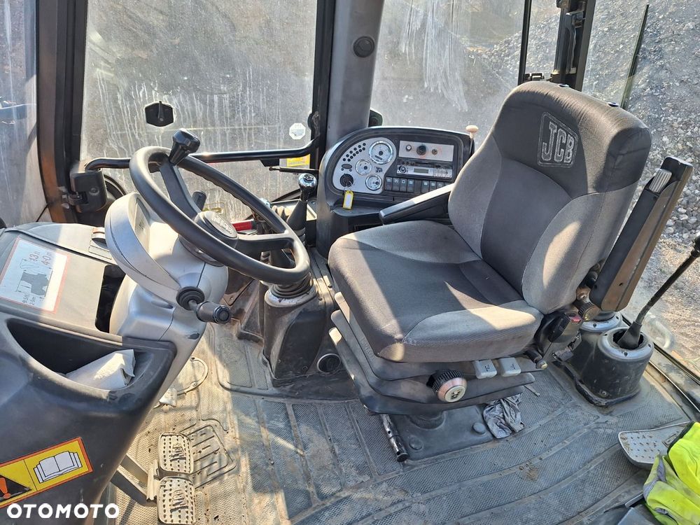 JCB 3Cx 4X4 - 11