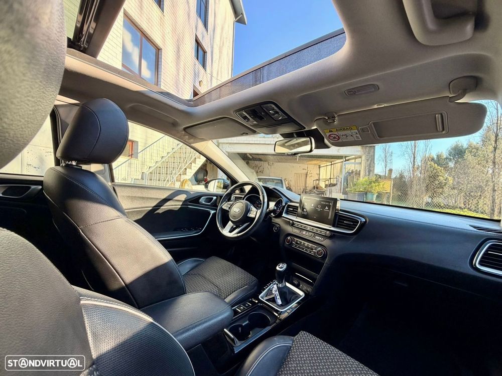 Kia Ceed - 10