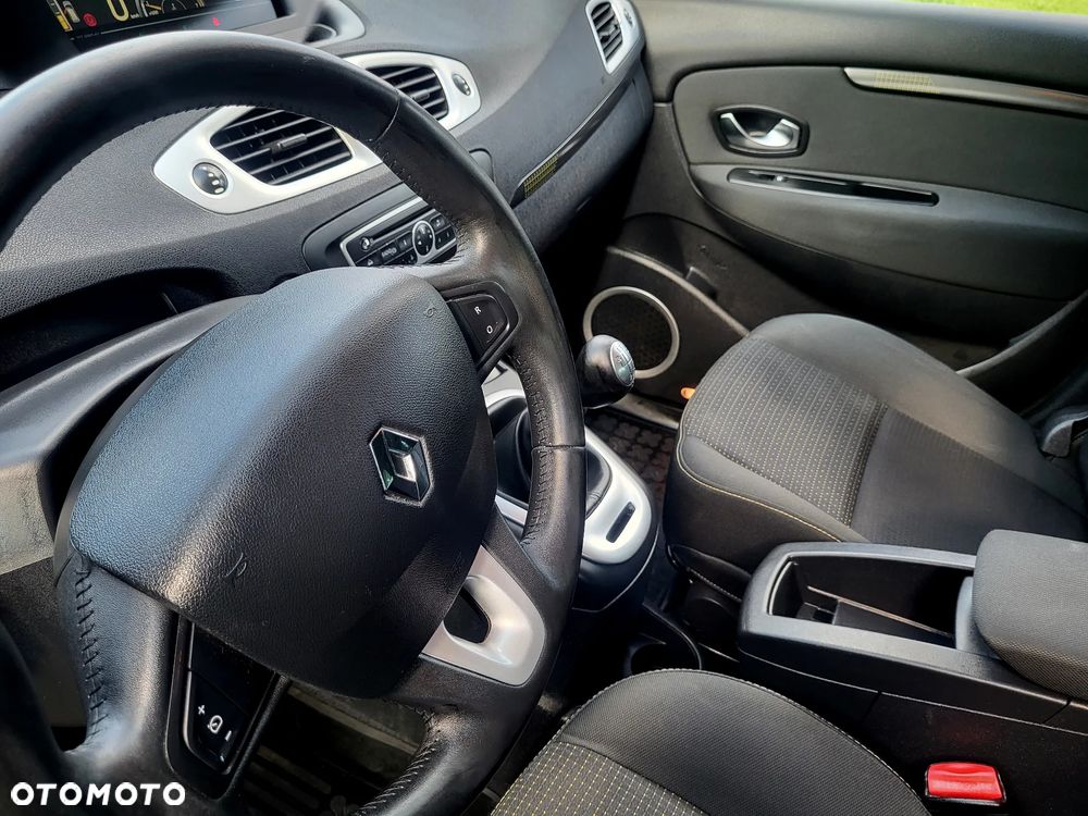 Renault Scenic 1.4 16V TCE Privilege - 17